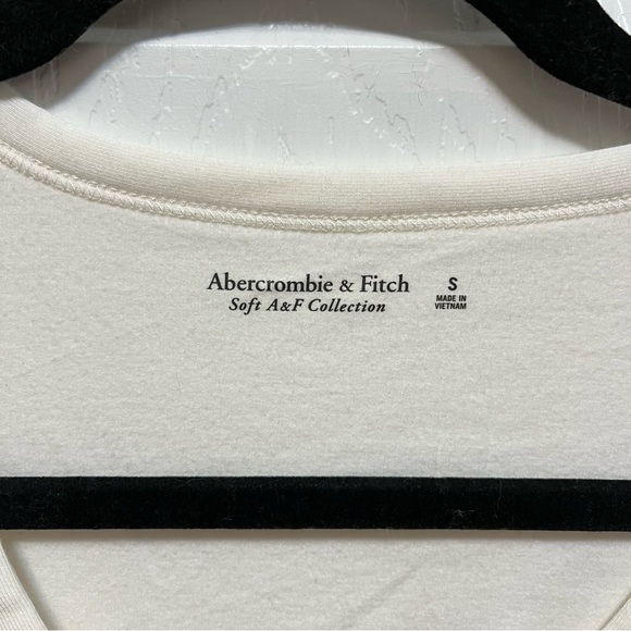 Abercrombie & Fitch Button Henley Size Small NWOT (Soft Collection) - Picture 5 of 5